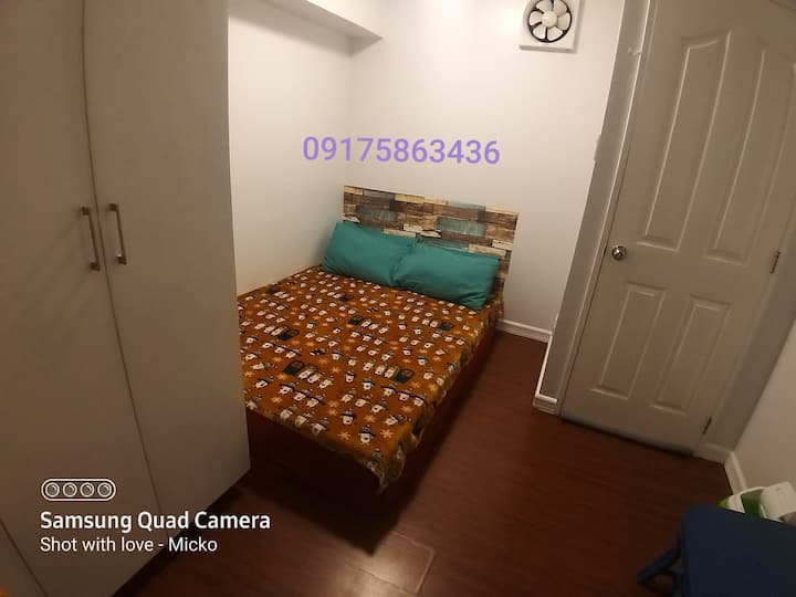 2 double bed that can be separated at night for the guest to use