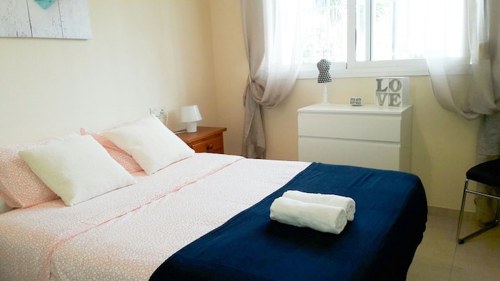 Dormitorio romántico y encantador 