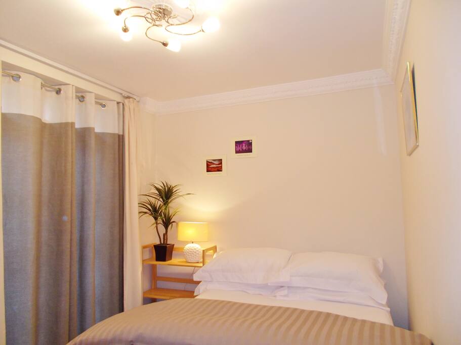 Nice Double room, basic breakfast in room, Westminster, London, Zona 1