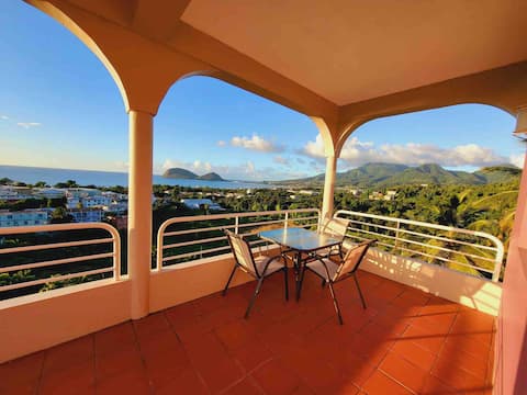 Balisier Apt 4 - Gorgeous Views, 2 Bedrooms.