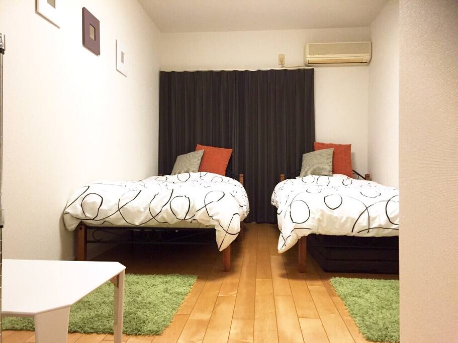 twin beded room