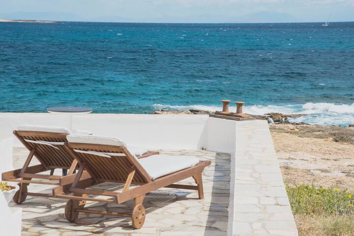 KYMA Seafront 2 B/D house in Naousa gallery image 3