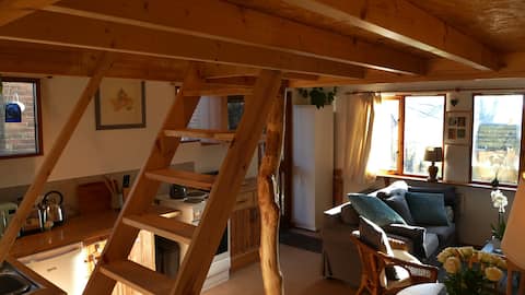 Top performing Airbnb: The Nest, cosy eco-friendly studio, dogs welcome in County Of Herefordshire