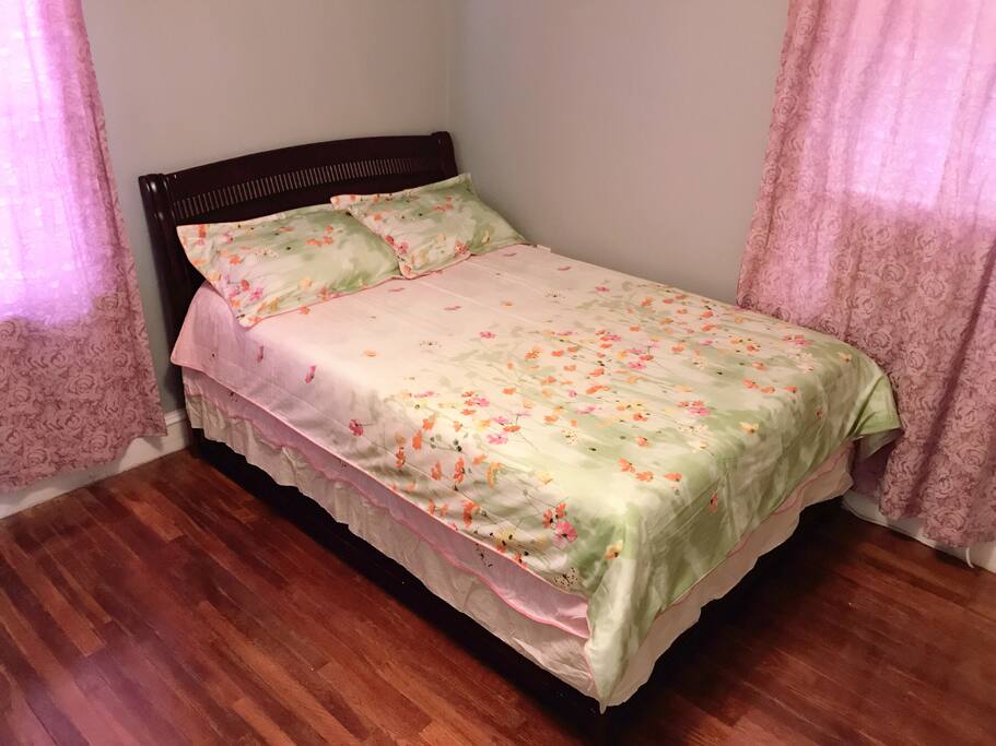 There are different colors of the sheets