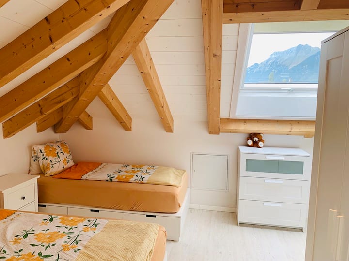 2 bequeme Betten 90x200