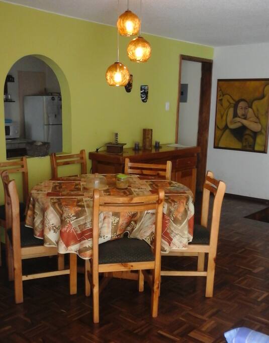 Comedor de madera de pino