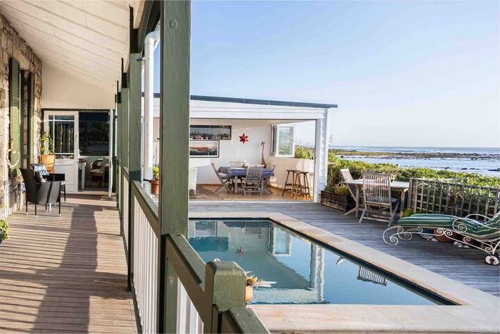 Lorelei On The Beach gallery image 3