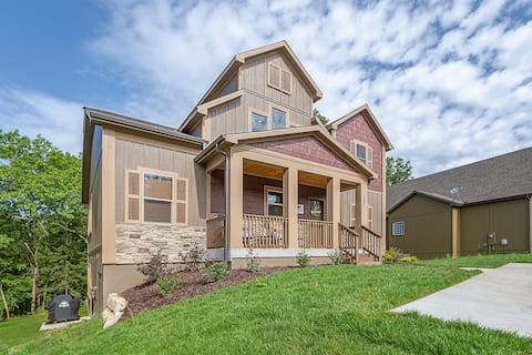 Branson Retreat Hot Tub, Pools, Rec Room, Golf