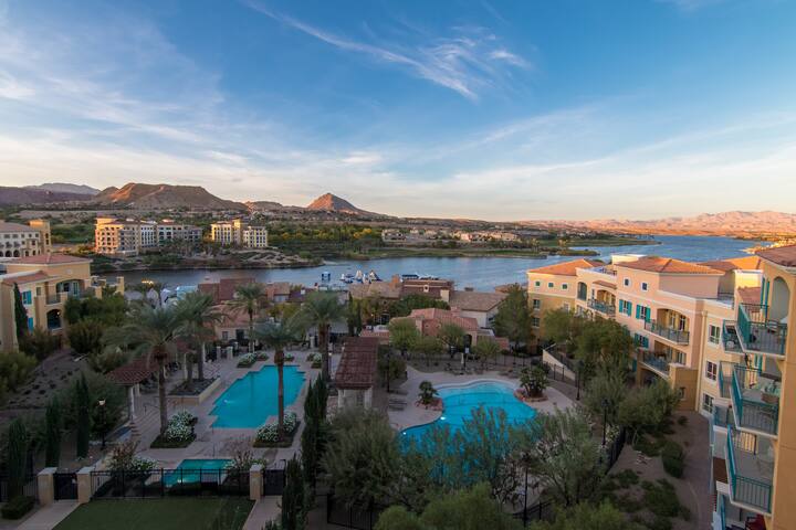 View with the….Wow Factor…..top floor condo