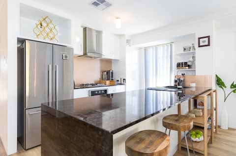 Beach Escape in Dalyellup: WIFI, Netflix, and more