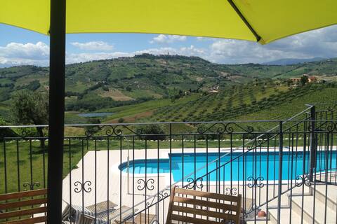 CasaFelice: Luxe-Sea-Mountains-Pool