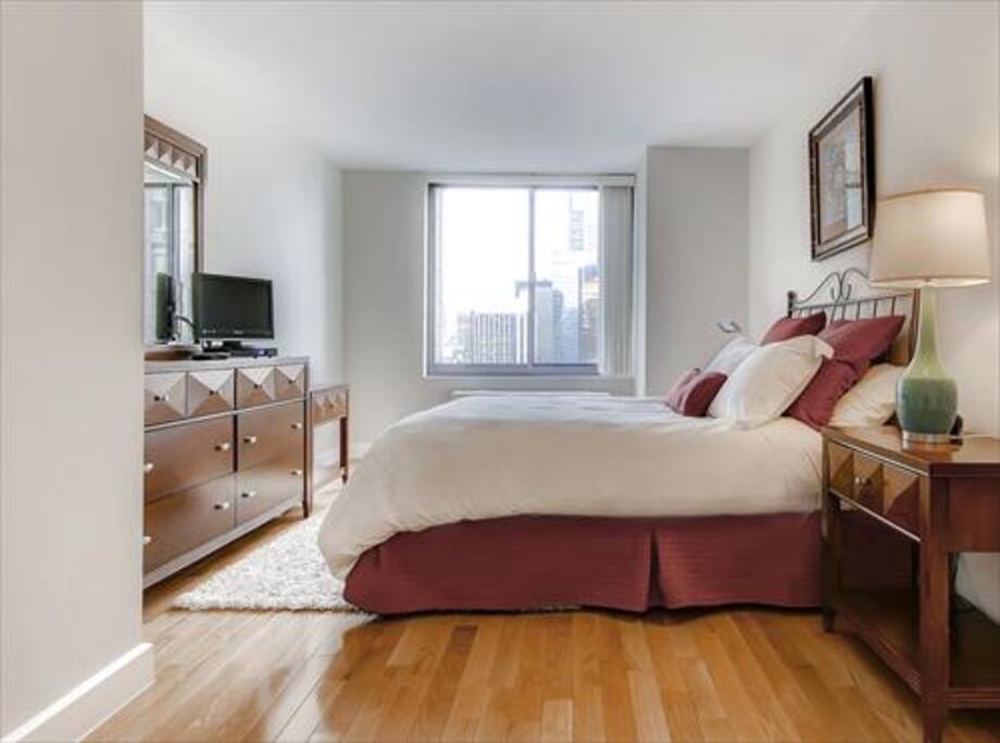 Bedroom with Queen bed, spacious closet