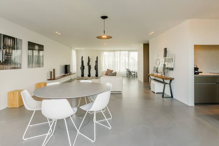 Nouveau Loft/Duplex/Penthouse élégant (Apt 6) gallery image 4