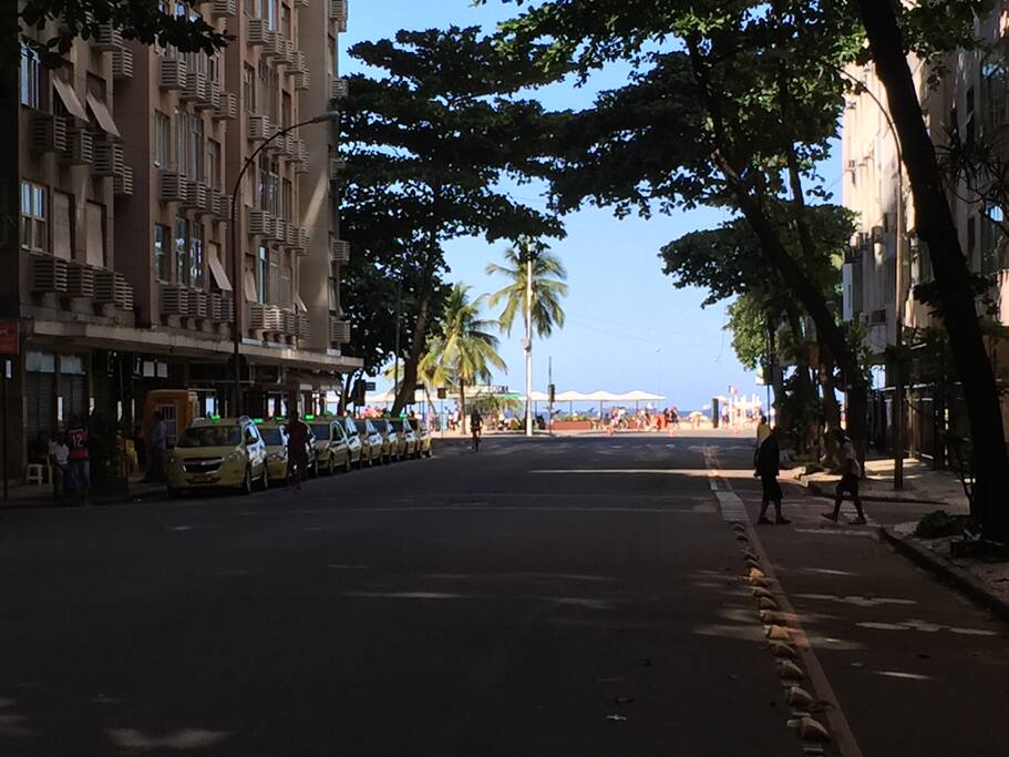 Apartamento a poucos metros da praia de COPACABANA