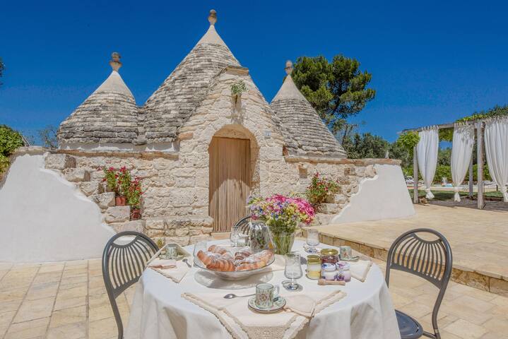 TRULLO CHEFMARCO PRIVATE/SALTWATER SWIMMING POOL gallery image 2