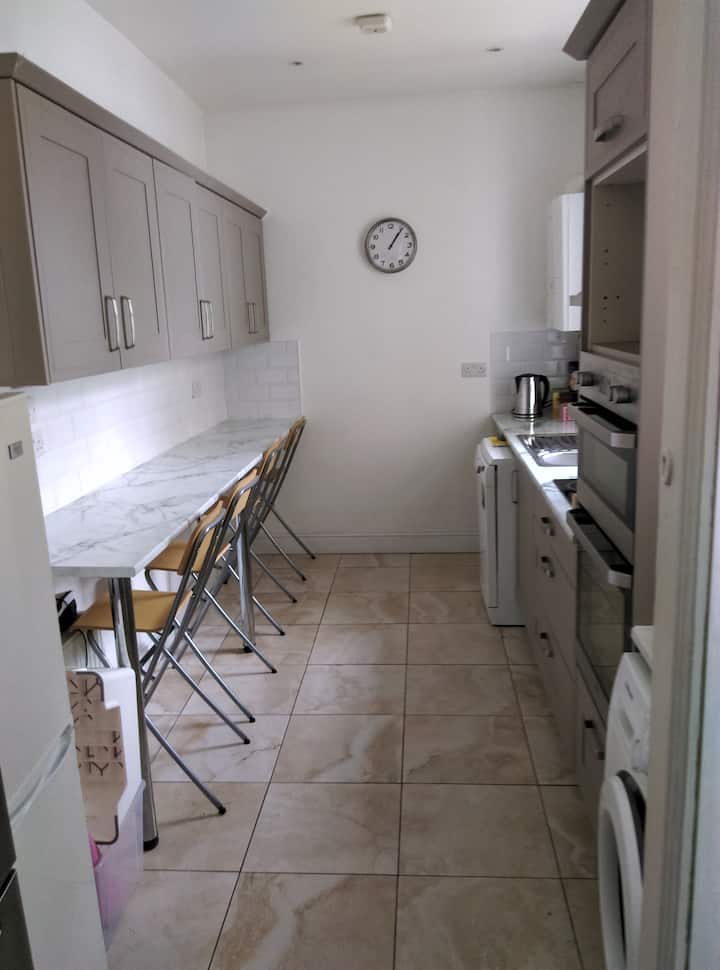 Single Room On Leeson Street Upper - Dublin