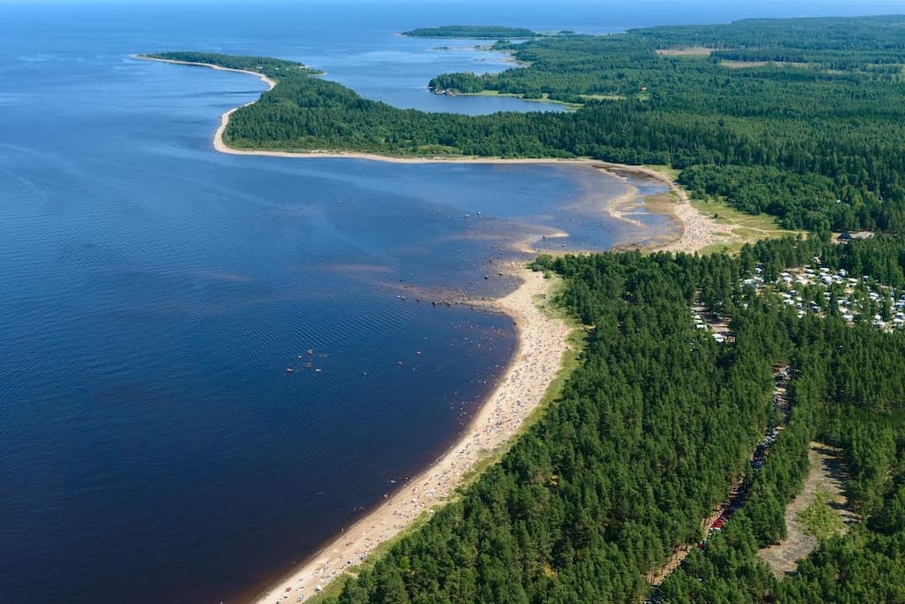 The beach and Baltic Sea, 10 minutes walk from the house. The house is located to the right, outside this picture.