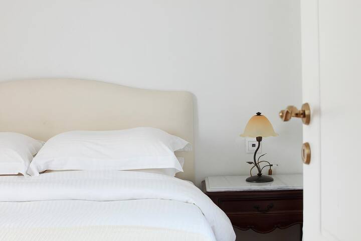 Three bed villa w. sea view, hot tub, breakfast gallery image 5