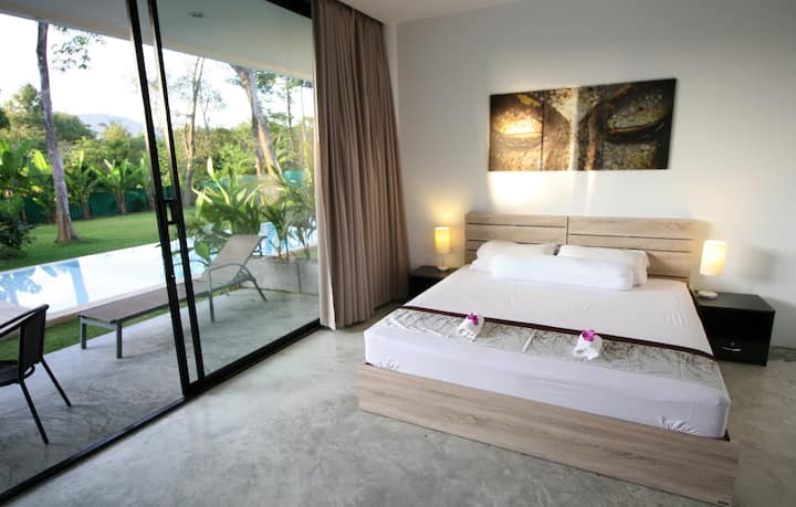 White Breeze Pool 1BD Apartment