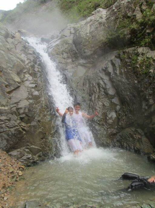 cascadas de agua termal