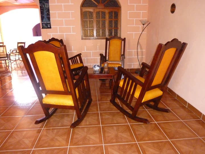 COLONIAL HOUSE & CORAZON DE LEON 1