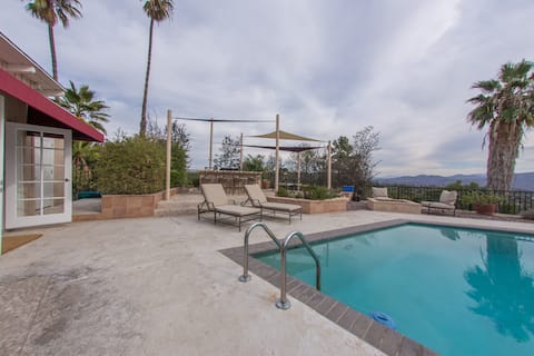 Successful Airbnb property: Private Poolside Cabana in Casa De Oro Mount Helix