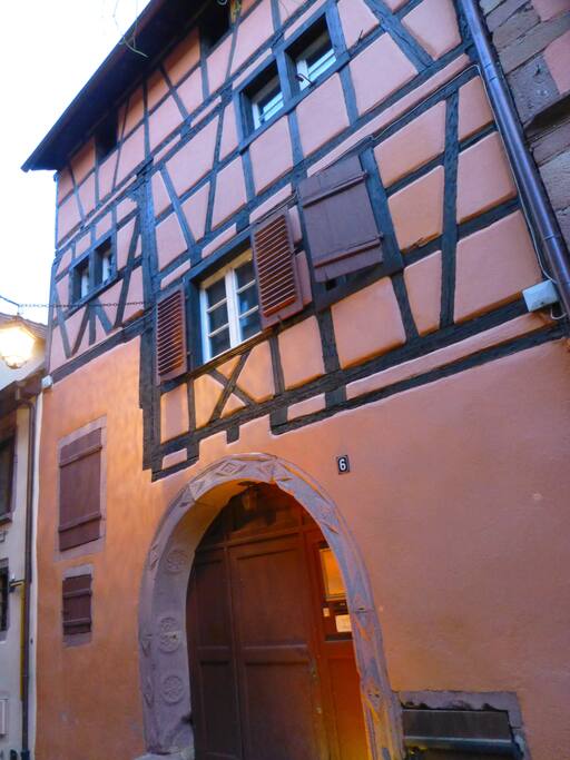 Bâtiment historique où se trouve l'appartement