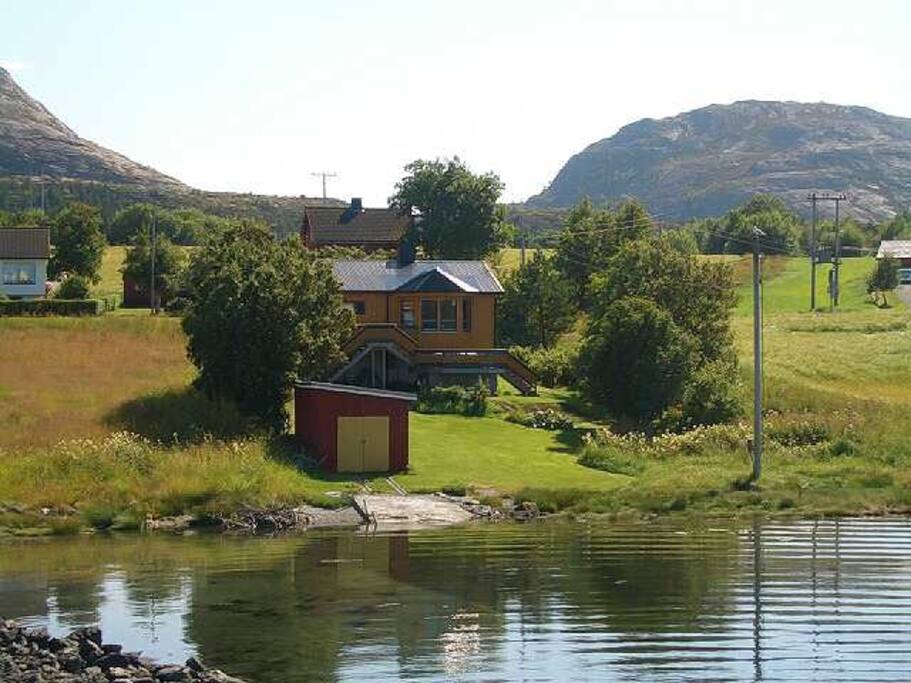 Sett fra sjøsiden