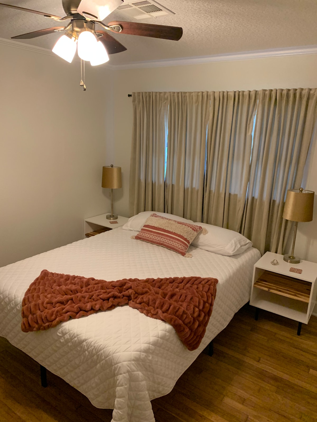 Glavna spavaća soba s pripadajućom kupaonicom