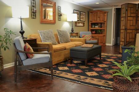 Cozy Green Hills apartment (1 mi from Lipscomb U.)