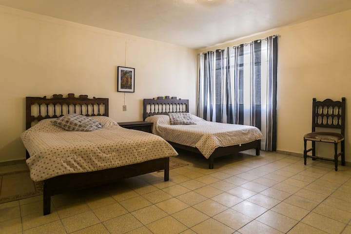 غرفة النوم 2