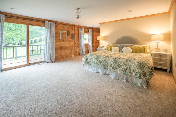 วิวลำห้วยที่สวยงามจากห้องสวีทของเจ้าของ!