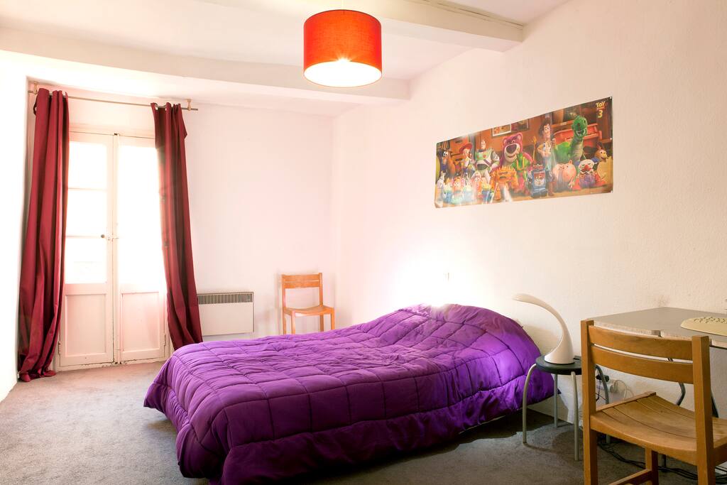 Chambre coté rue