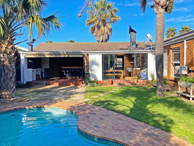 3-bedroom holiday house close to beach