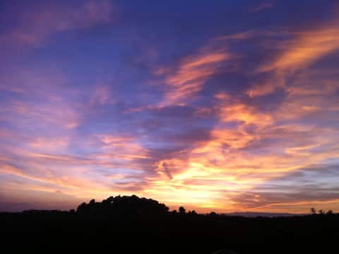 3-BR Villa w/ chimney, Pool, Garden, 5 min beach