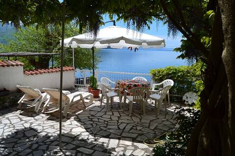 Villa Ellza on shore of Lake Ohrid