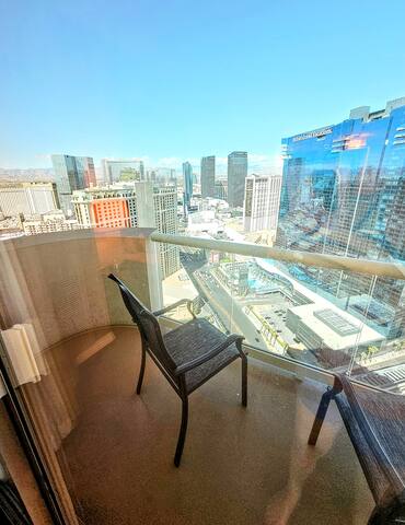 Top Floor MGM Sig PHs Strip/ Sphere, Balcony-BEST! gallery image 5