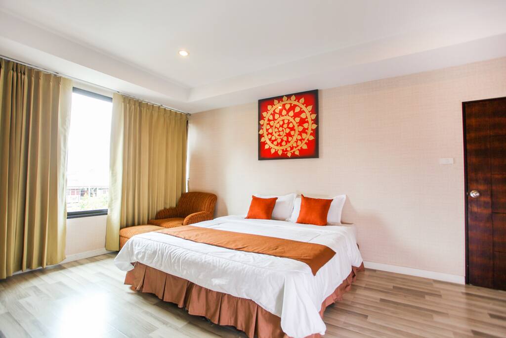 the 3rd floor bedroom