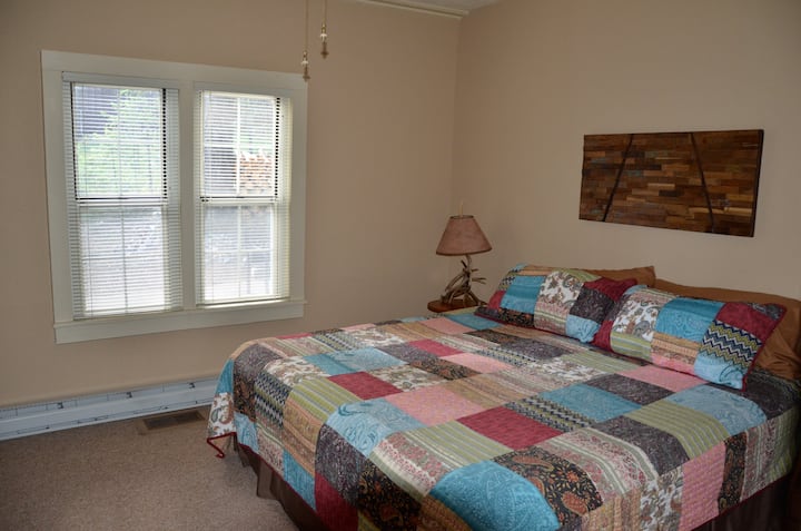 Cozy 3 Bedroom 2 Bath Historic Cabin Retreat! - Cloudcroft, NM