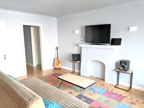 Private Long Beach Apartment Between LA & OC