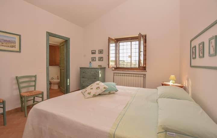 спалня със самостоятелна баня