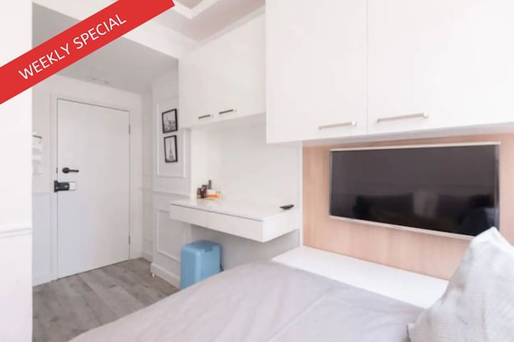 24% off - Cozy Studio Near Subway with Wifi LT4