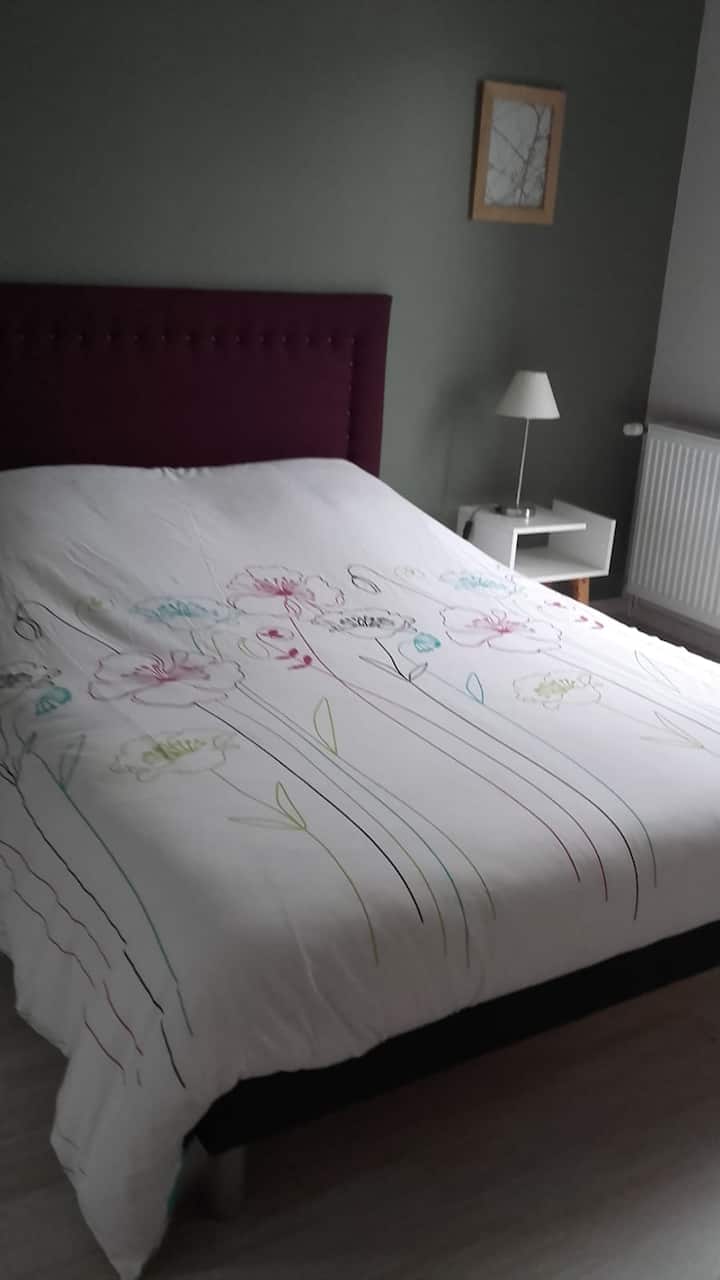 Master Suite - Kati përdhes