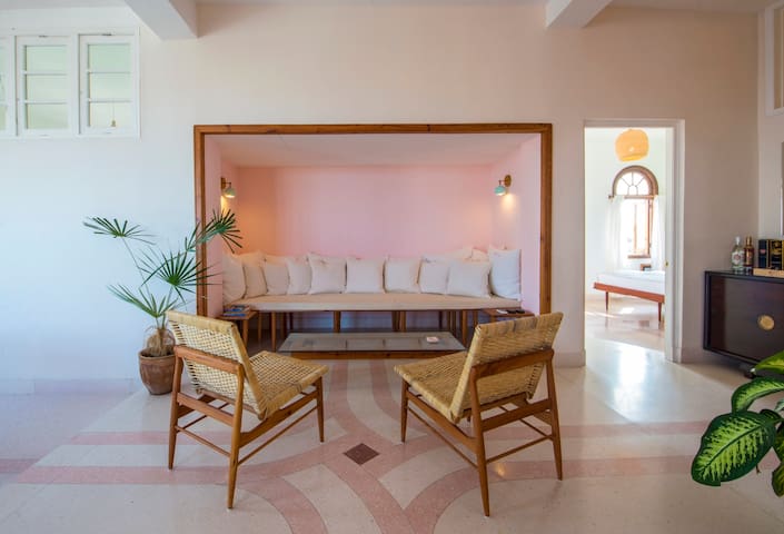 "Twins" luxury 2 bed apt with wifi