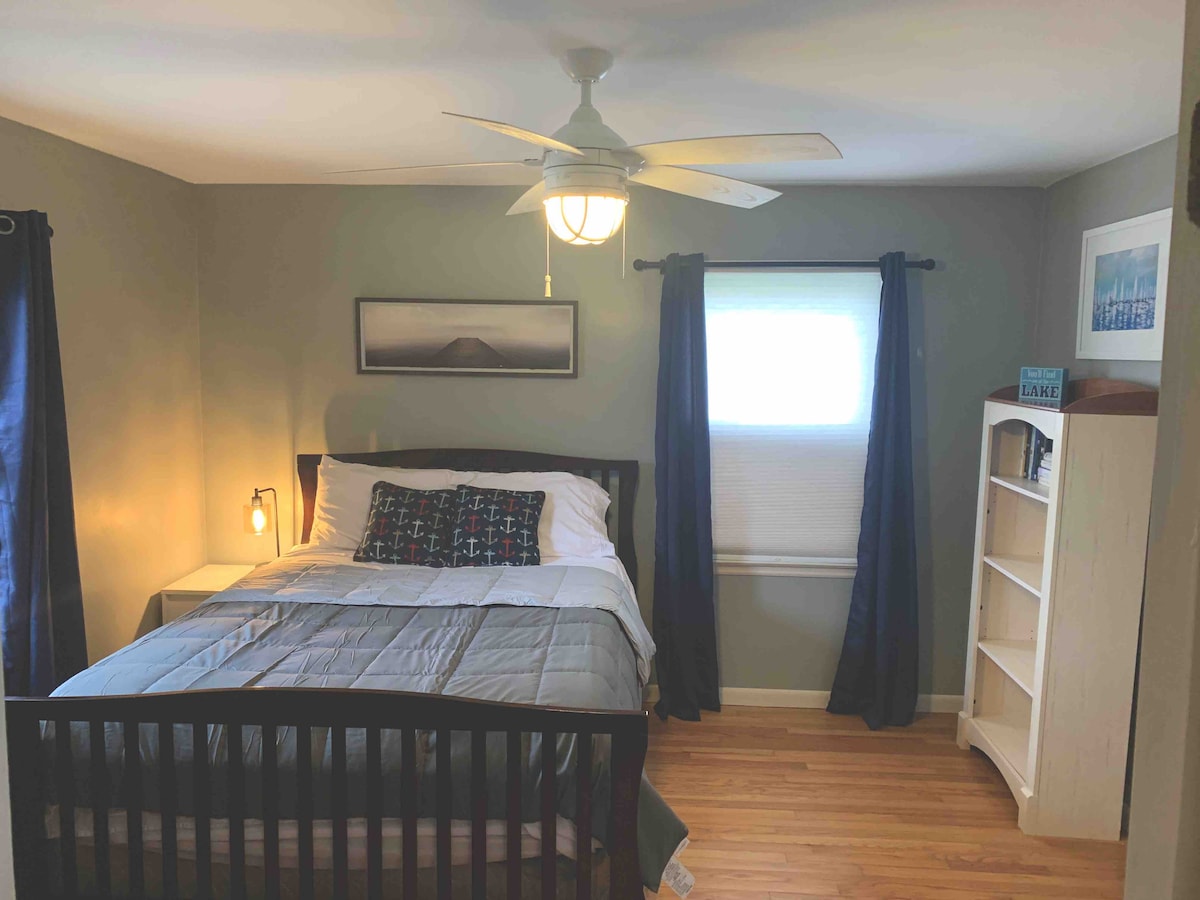 Спална соба 3 со брачен кревет (широк 150 - 179 см)