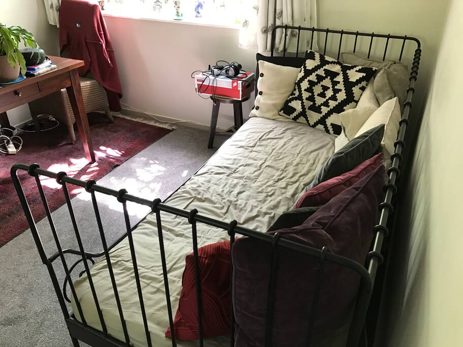 bedroom 2 with single bed