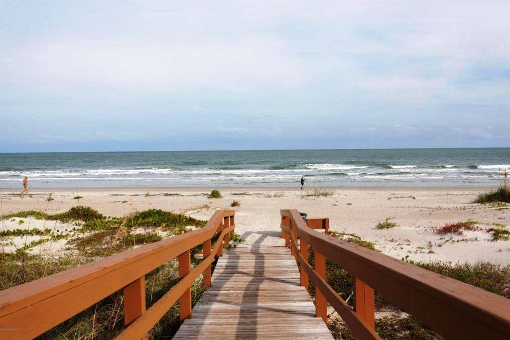 walkway to the beach