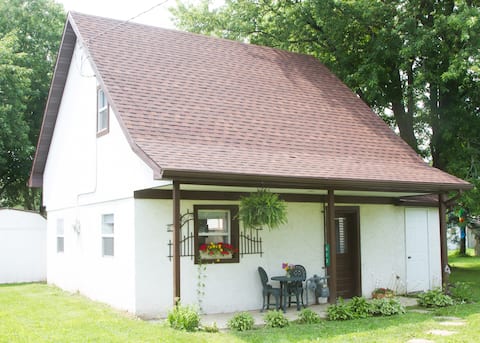 The Cottage  Now w/late check out on Sundays!