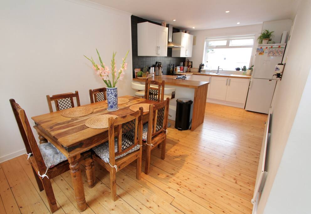 Kitchen diner