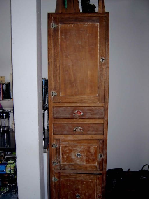 Level 2 - Kitchen - Distressed Cupboard